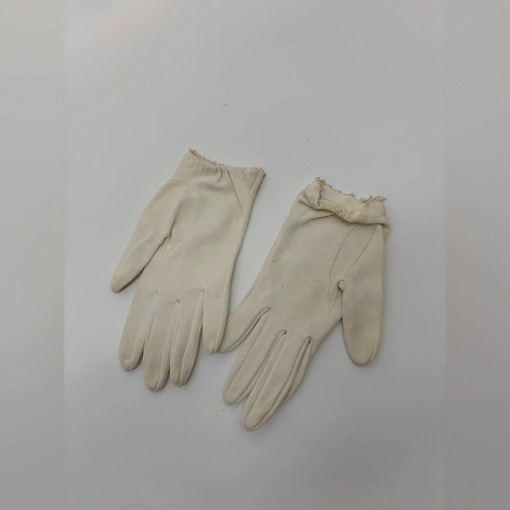 Vintage Ivory Dress Gloves with Beaded Trim – Mid-Century Classic